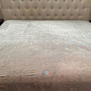 Light Gray King Size Blanket soft fuzzy swirls design